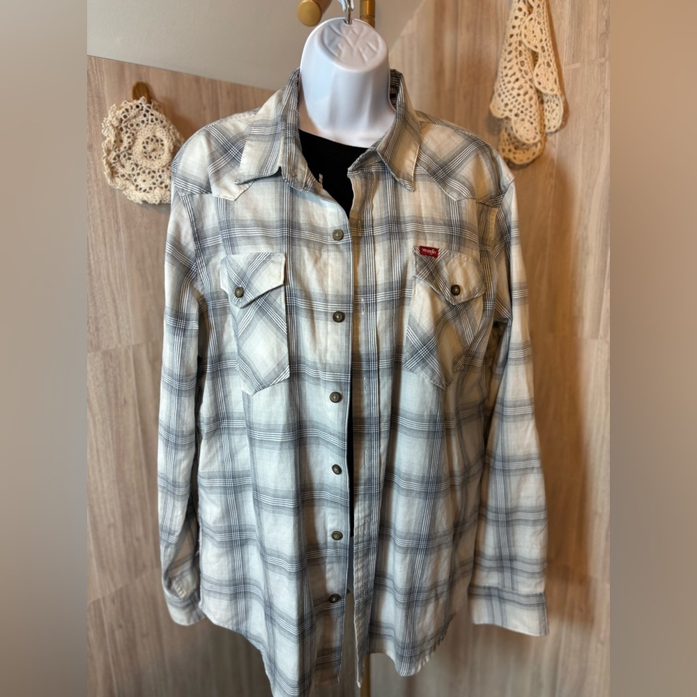 Wrangler Men's Plaid Shirt - Gray Blue and White